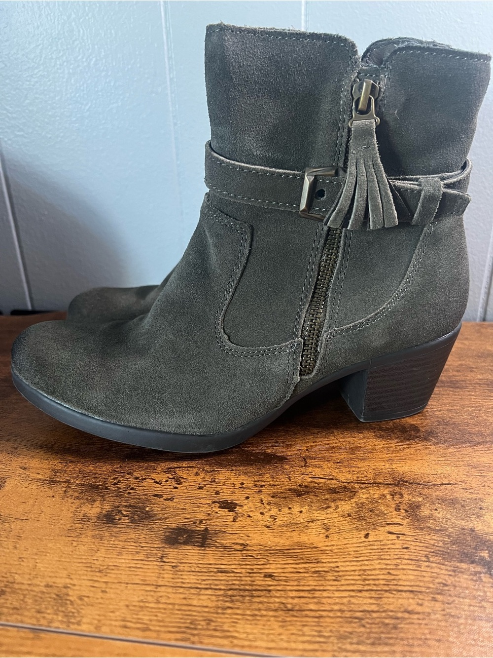Earth Origins Green Leather Suede Ankle Zip Up Boots, Size 8M, TORI